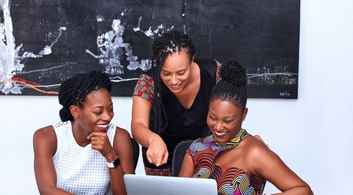 51% dos empreendedores brasileiros são negros e geram renda de R$ 73 bilhões