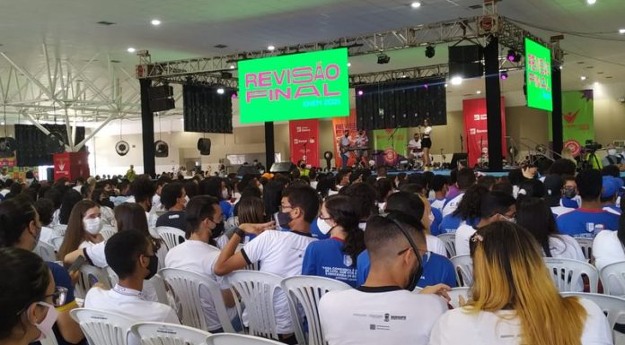 A8 Sergipe – Estudantes da rede estadual participam da revisão final do Enem em Aracaju