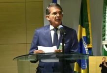 Alterar política de formulação de preços seria como tentar mudar lei da gravidade, diz presidente da Petrobras
