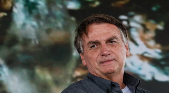 Bolsonaro concede indulto de Natal a policiais e militares pelo terceiro ano consecutivo