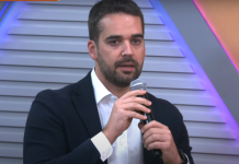 Após manutenção de prévias contestadas pelos dois lados, Doria e Leite trocam afagos em redes sociais