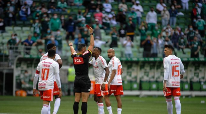 Após ofender árbitro, Edenilson está liberado para jogar contra o Fluminense