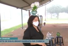 Aposentada viraliza na internet após equilibrar vários objetos na cabeça – Brasília