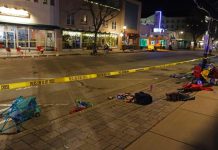 Ataque com carro em desfile deixa mortos e mais de 20 feridos nos EUA