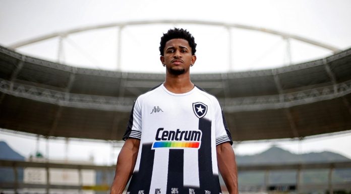 Botafogo lança camisa com campanha contra o racismo para o Dia da Consciência Negra