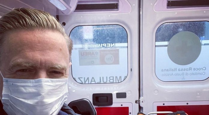 Bryan Adams testa positivo novamente para a covid-19: ‘segunda vez em um mês’