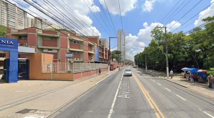 Carro, táxi e ambulância colidem e deixam um ferido no centro de SP – Notícias