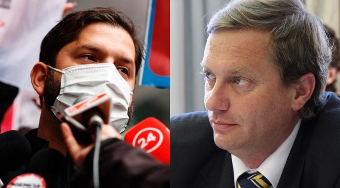 Chile vai às urnas escolher novo presidente e deve levar extremos ao segundo turno