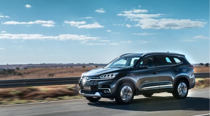 Com alta do dólar e falta de peças, venda de veículos importados despenca no Brasil