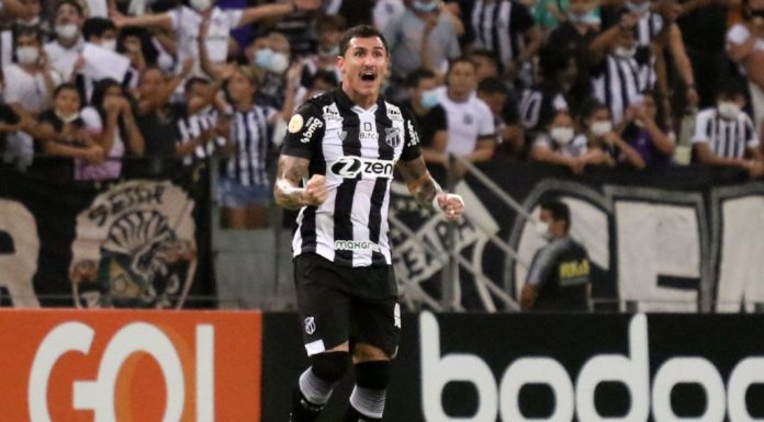 Corinthians busca empate, mas leva gol no final e chega a 8 jogos sem vitória fora de casa