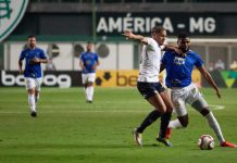 Cruzeiro é punido com perda de mando de campo por caso de injúria racial