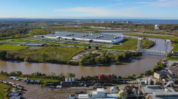 Em processo, funcionária acusa Tesla de submeter mulheres a condições ‘aterrorizantes’ de assédio sexual