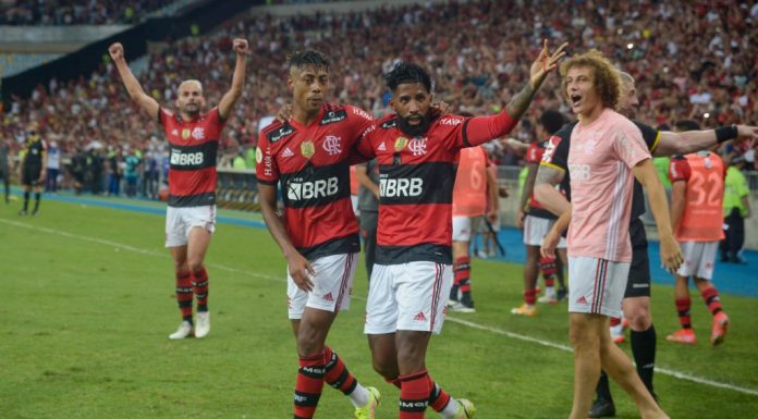 Flamengo derrota o Corinthians com gol de Bruno Henrique no final do jogo