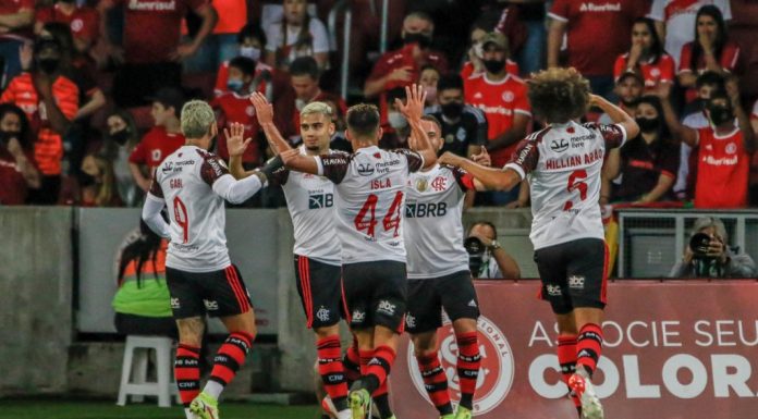 Flamengo vence o Internacional e segue na briga pelo título do Brasileirão