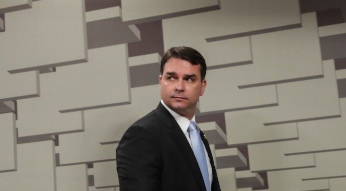 Flávio Bolsonaro vai se filiar ao PL no dia 30