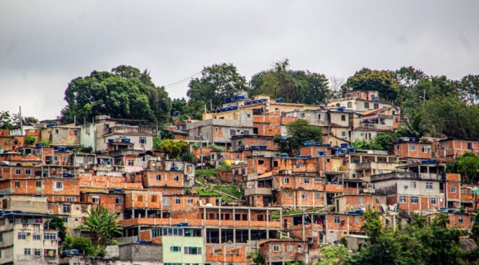 Iniciativa quer transformar moradores de favelas em investidores dentro das próprias comunidades