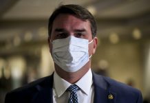 Investigação contra Flávio Bolsonaro sobre esquema de rachadinhas só andará se for apresentada nova denúncia