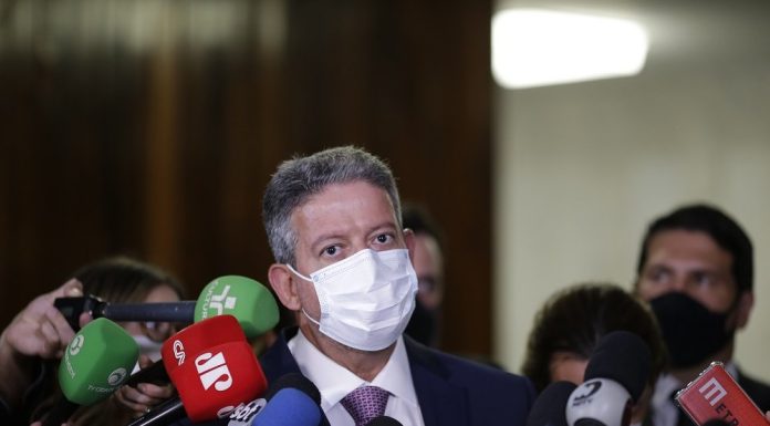 Lira diz não ver espaço para aumentos de salários de servidores na PEC dos Precatórios