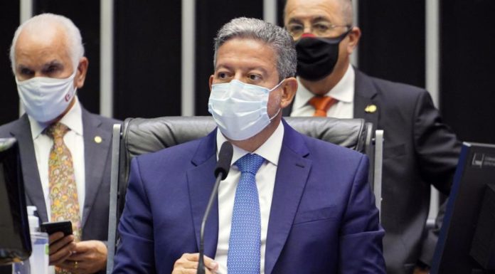 Lira diz que PEC que reduz idade de aposentadoria dos ministros do STF não tem acordo para ser votada