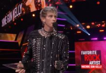 Machine Gun Kelly é eleito “Artista Favorito de Rock” e diz que “a era do Rockstar está viva”