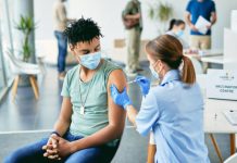 Ministério da Saúde autoriza dose de reforço contra covid-19 para adultos a partir de 18 anos