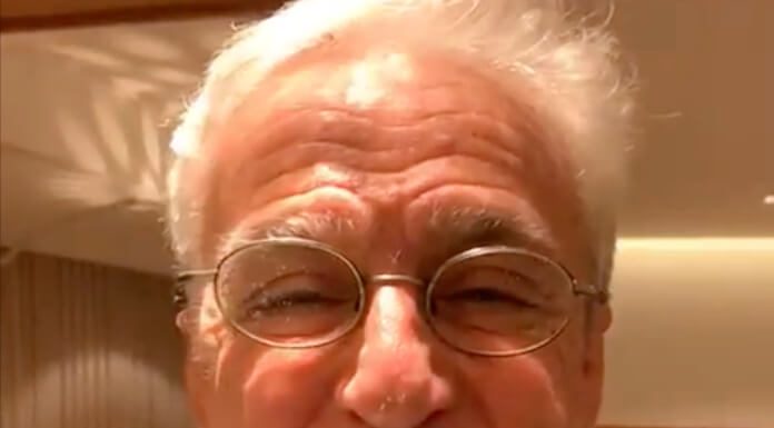 “Muito feliz”: Caetano Veloso comemora prêmio de Gravação do Ano no Grammy Latino por canção em família