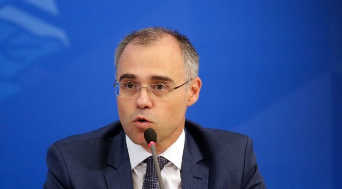 PGR se manifesta contra pedido para que STF obrigue sabatina de André Mendonça