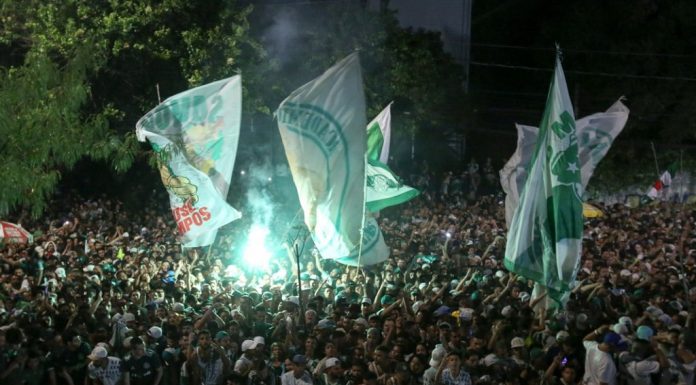 Palmeiras faz festa na madrugada, provoca o Flamengo e subverte música do ‘não tem Mundial’
