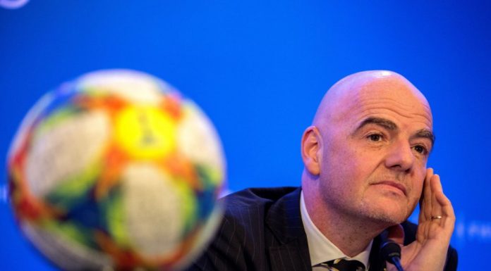 Presidente da Fifa polemiza e rebate críticos da Copa do Mundo bienal
