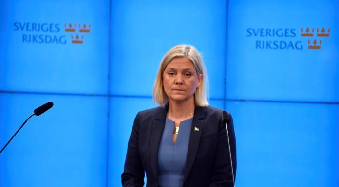 Primeira-ministra eleita na Suécia renuncia no mesmo dia em que tomou posse
