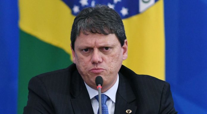 Tarcísio de Freitas revela que Bolsonaro pediu para ele disputar eleições, mas só vai se candidatar se tiver ‘segurança’