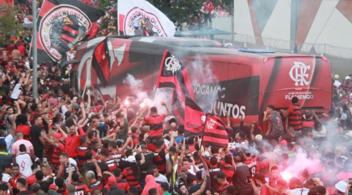 Torcida do Flamengo faz grande festa para se despedir do time antes da final da Libertadores; veja vídeos