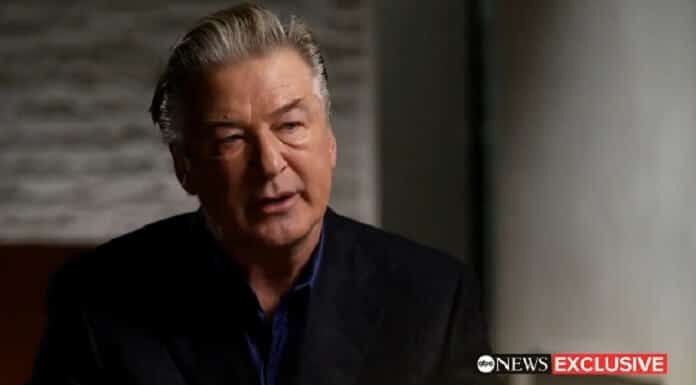 Alec Baldwin diz que não puxou gatilho de arma que matou diretora no set de “Rust”