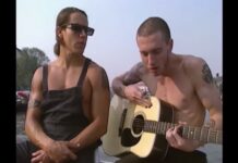 Anthony Kiedis, Frusciante e um show nos canais de Amsterdam