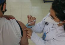 Anvisa diz estar trabalhando com fabricantes de vacinas para saber impactos da variante Ômicron