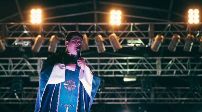 Após denúncias, padre Robson volta às redes sociais: ‘Muitas vezes ficamos perdidos’