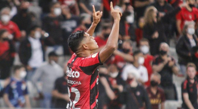 Athletico-PR vence o Cuiabá e se afasta da zona do rebaixamento do Brasileirão