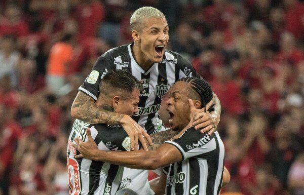 Atlético-MG volta a vencer o Athletico-PR e é campeão da Copa do Brasil