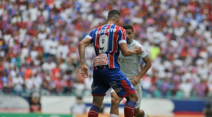 Bahia derrota o Fluminense com gols de Gilberto e sai da zona de rebaixamento