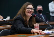 Bia Kicis diz confiar na vitória de Bolsonaro contra Lula