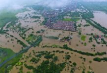Bolsonaro libera R$ 700 milhões para atender regiões atingidas pela chuva