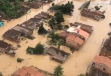 Bolsonaro vai sobrevoar neste domingo regiões afetadas pelas chuvas na Bahia