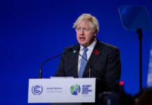 Boris Johnson foi a festa durante primeiro confinamento pela pandemia