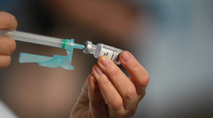 Ceará reduz intervalo para aplicação de dose de reforço da vacina para quatro meses