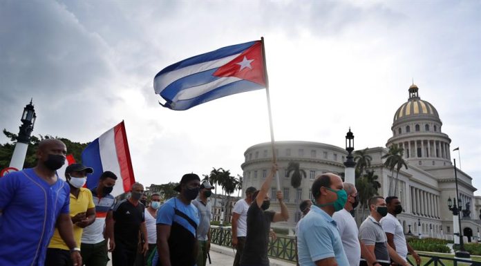 Cuba mantém 671 presos políticos, denuncia entidade