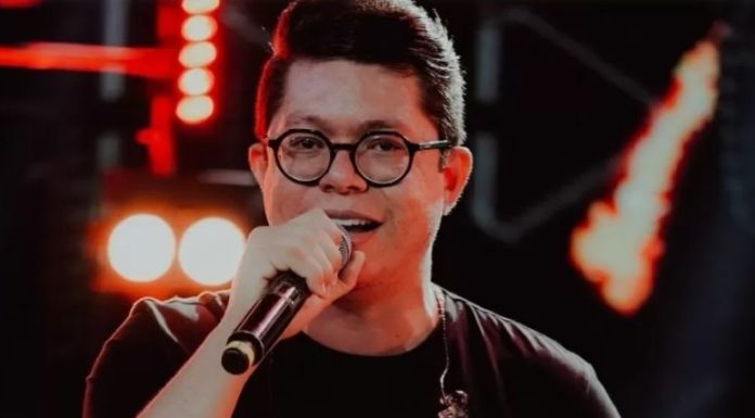 DJ Ivis faz participação em show e é vaiado pela plateia em São Paulo