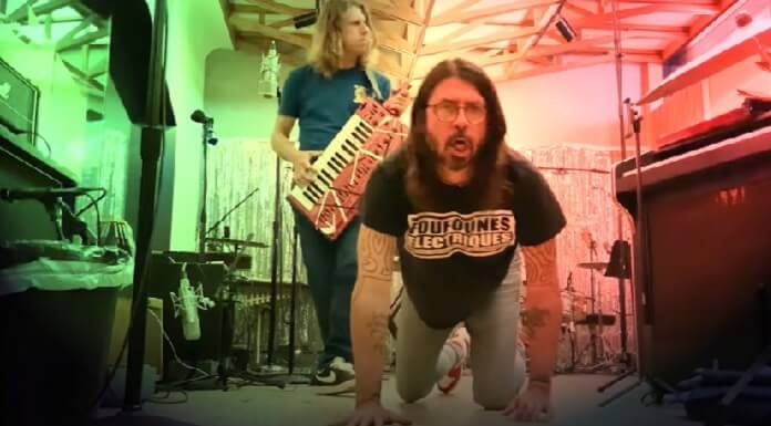 Dave Grohl e Greg Kurstin voltam aos anos 80 em versão de “Jump”, do Van Halen