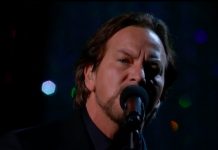 Eddie Vedder anuncia turnê solo e banda de apoio terá Chad Smith, Josh Klinghoffer e mais