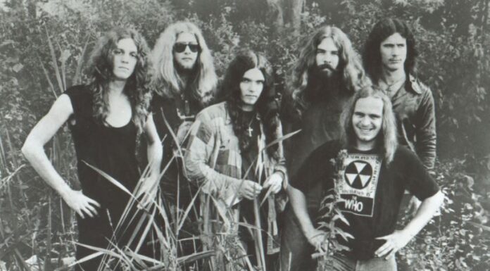 Especialista brasileiro explica acidente de avião do Lynyrd Skynyrd