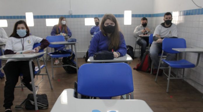 Fechamento de escolas na pandemia pode levar a perda de US$ 17 trilhões, diz estudo